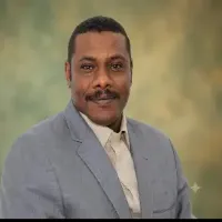 عبدالعزيز احمد عبدالقادر
